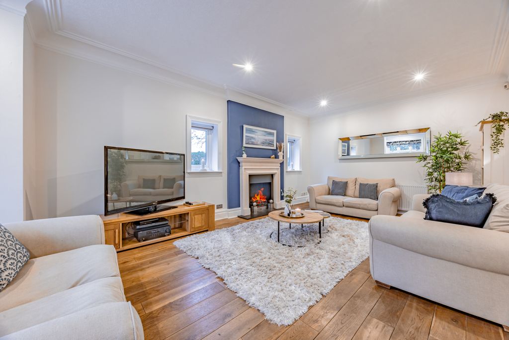 Additional image 8 of 6 bed detached house for saleBrowns Lane, Wilmslow, Cheshire SK9