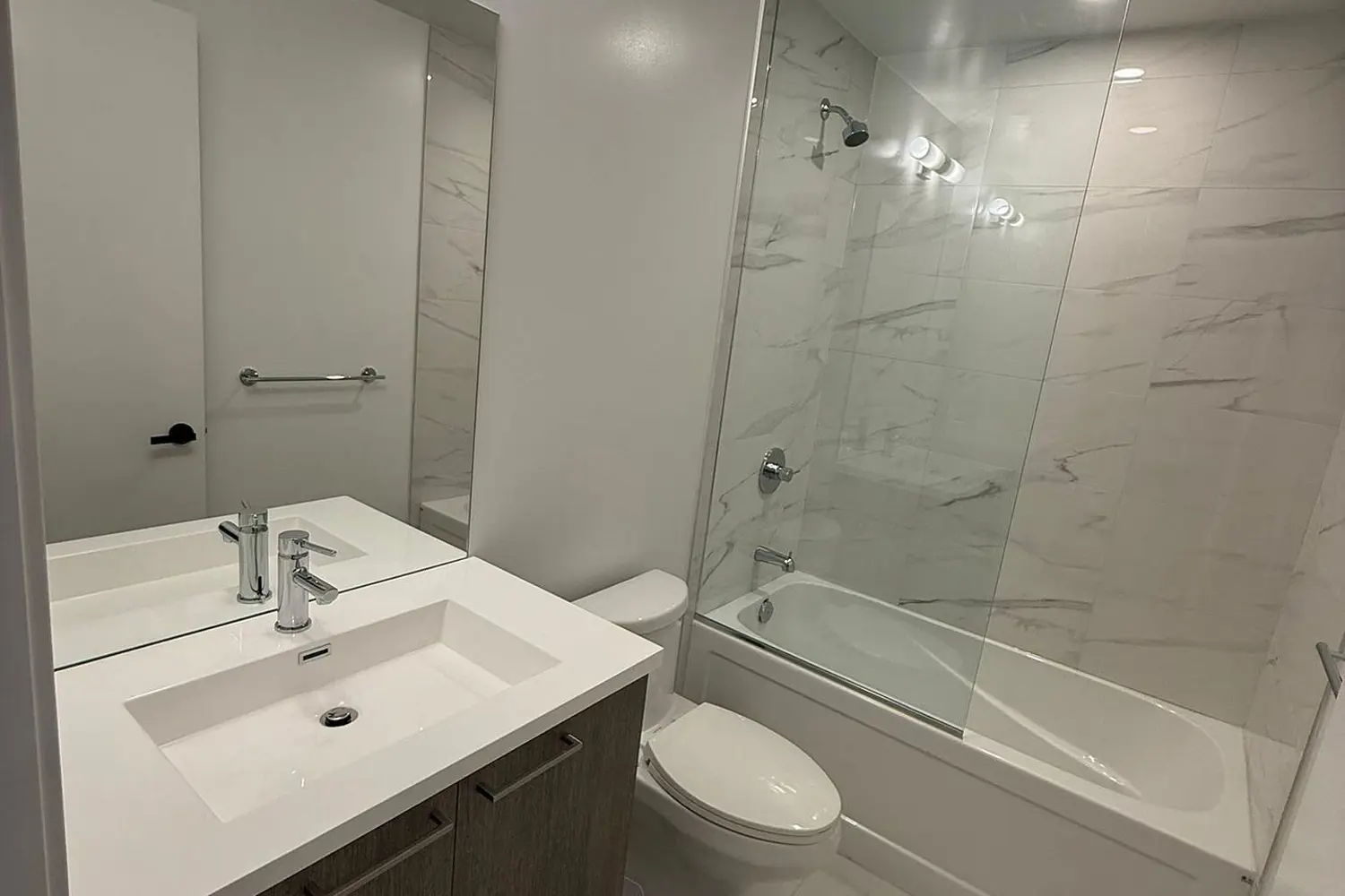 Additional image 5 of 225 Commerce Street 3908