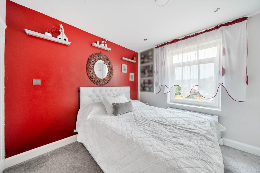 Additional image 11 of 2 bed flat for saleChilde Square, Portsmouth PO2