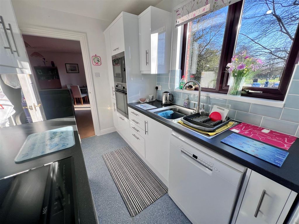 Additional image 4 of 2 bed flat for saleBarnaby Mill, Barnaby Mead, Gillingham SP8