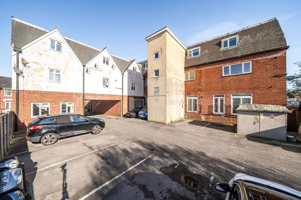 Additional image 6 of 2 bed flat for saleLondon Road, Portsmouth PO2