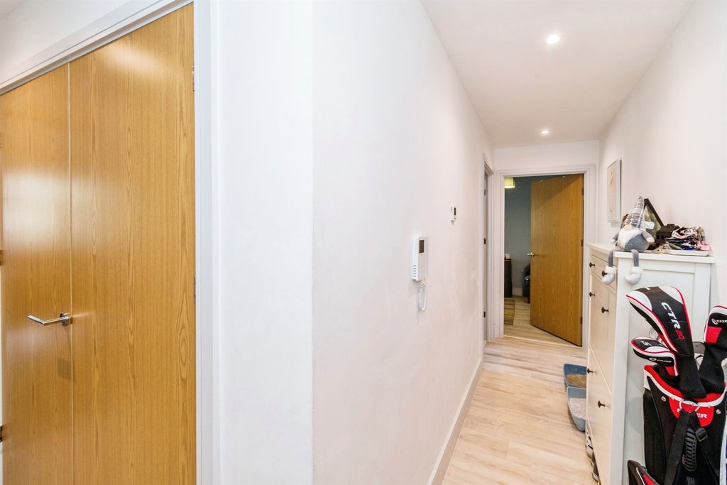 Additional image 11 of 3 bed flat for saleMeridian Way, Southampton SO14