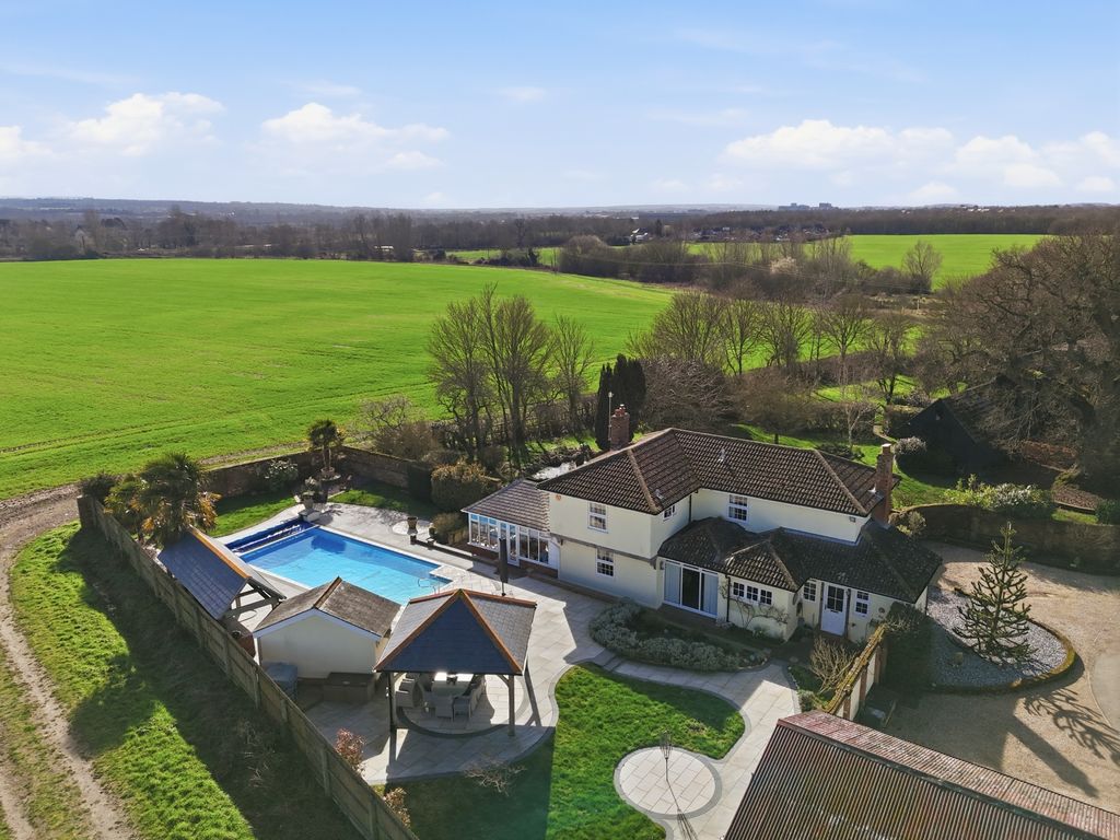 4 bed detached house for saleOak Road, Rivenhall CM8