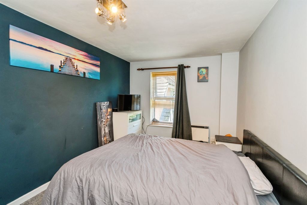 Additional image 10 of 2 bed flat for saleWestridge Road, Southampton SO17