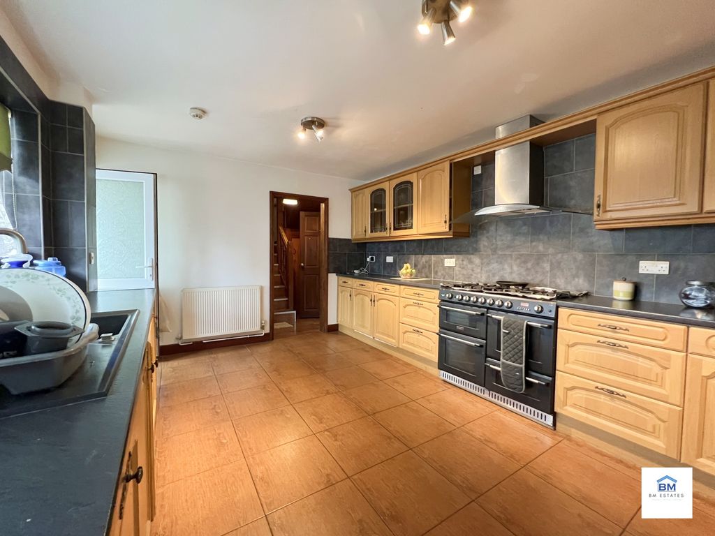 Additional image 5 of 5 bed semi-detached house for saleCoombe Rise, Oadby LE2
