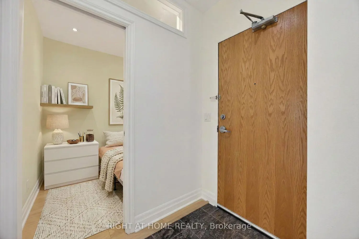 Additional image 3 of 44 Bond Street 518
