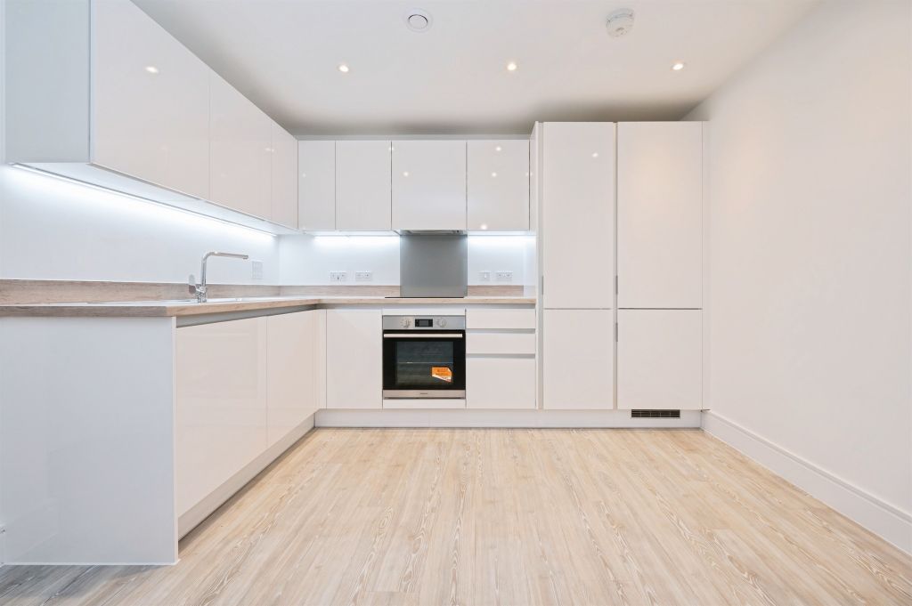 Additional image 13 of 2 bed flat for saleMeridian Way, Southampton SO14
