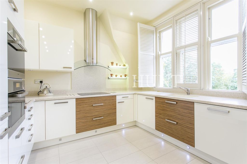 Additional image 2 of 2 bed flat for saleMontague House, Repton Park, Woodford Green, Essex IG8