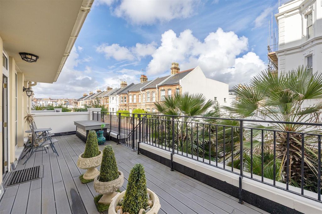 Additional image 17 of 2 bed flat for saleSteyne Gardens, Worthing BN11