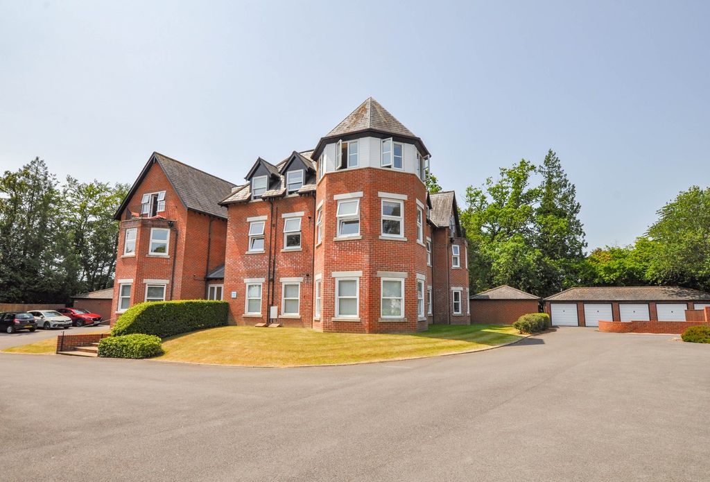 Additional image 11 of 2 bed flat for saleCranfield Avenue, Wimborne BH21