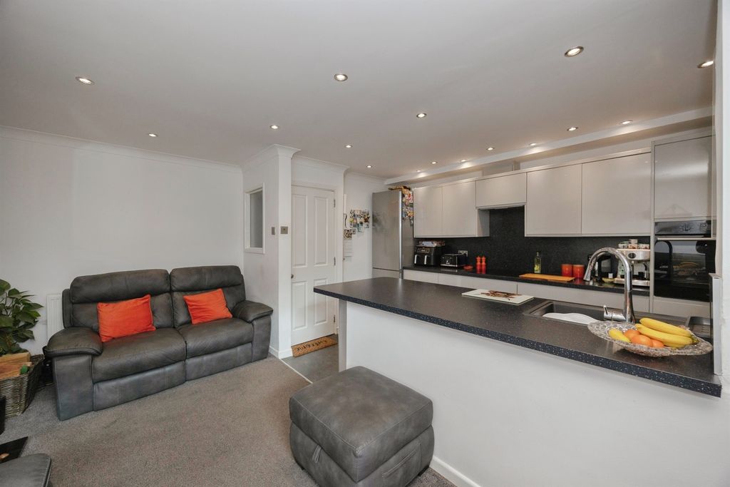 Additional image 3 of 4 bed terraced house for saleMeon Road, Southsea PO4