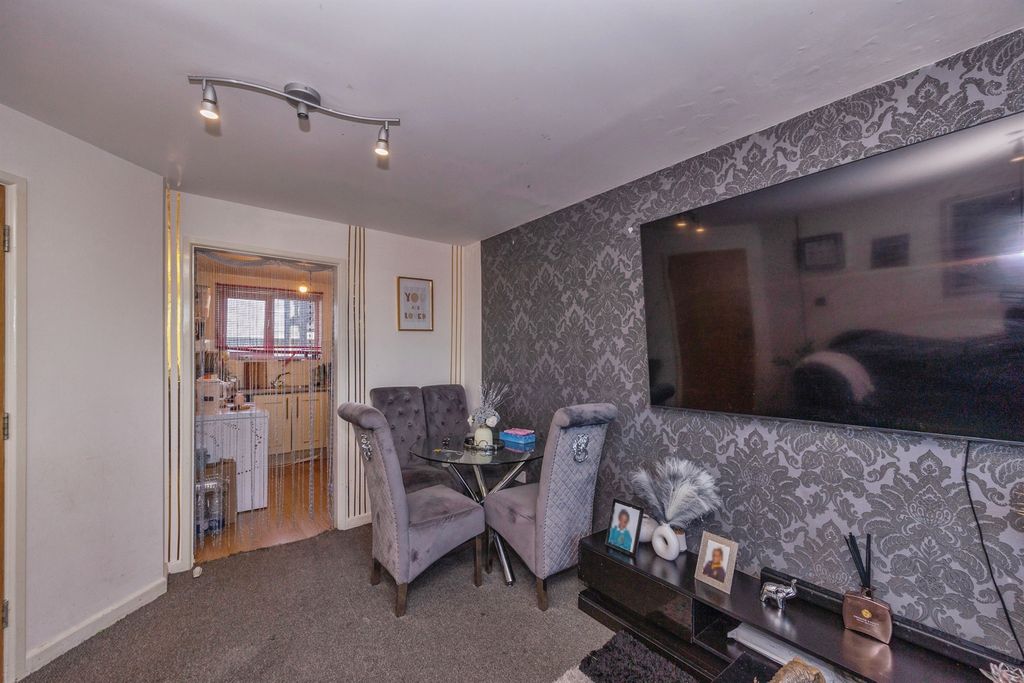 Additional image 5 of 2 bed flat for saleNancy Road, Portsmouth PO1