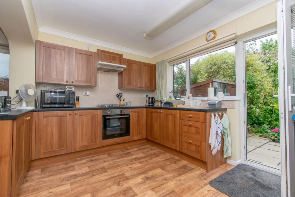 Additional image 3 of 3 bed detached house for saleGlen Way, Oadby LE2