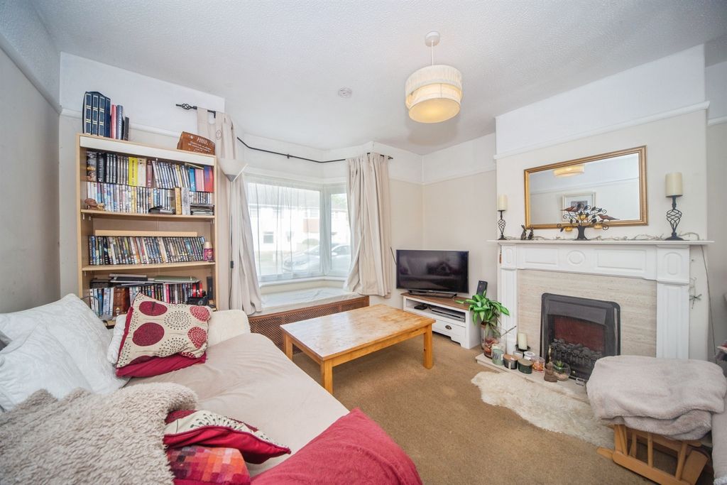 Additional image 2 of 3 bed end terrace house for saleTreeside Road, Southampton SO15
