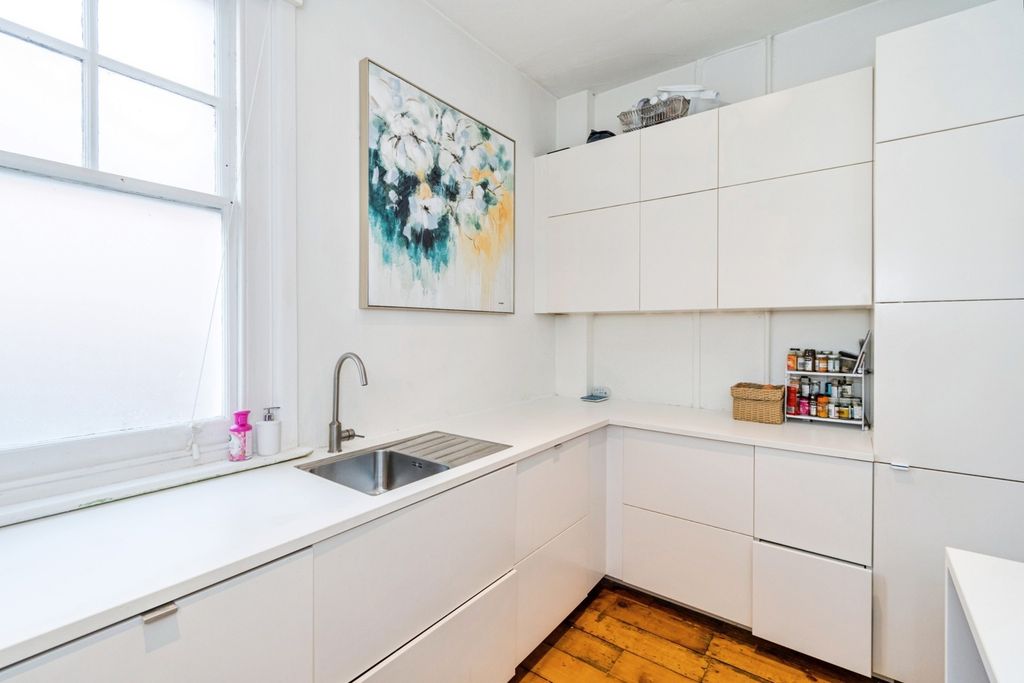 Additional image 4 of 2 bed flat for saleWelbeck Avenue, Southampton, Hampshire SO17