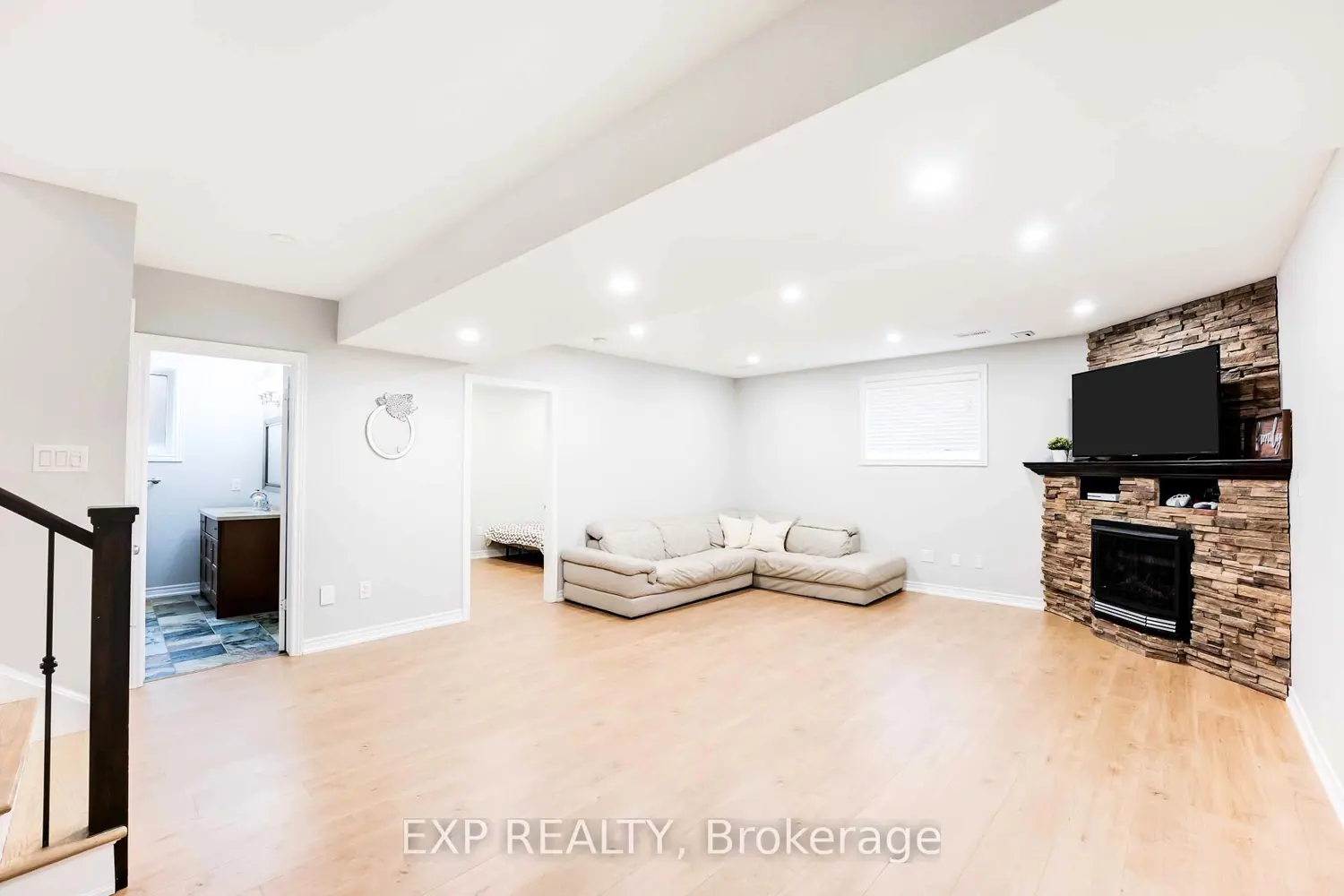 Additional image 11 of 8583 Forestview Boulevard