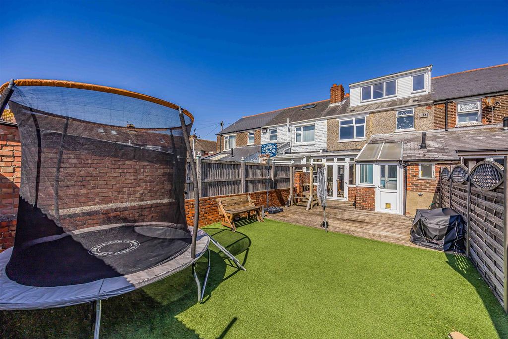 Additional image 2 of 4 bed terraced house for saleCedar Grove, Portsmouth PO3