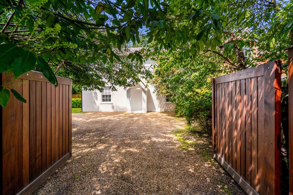 Additional image 2 of 3 bed semi-detached house for saleLondon Road, Windlesham GU20