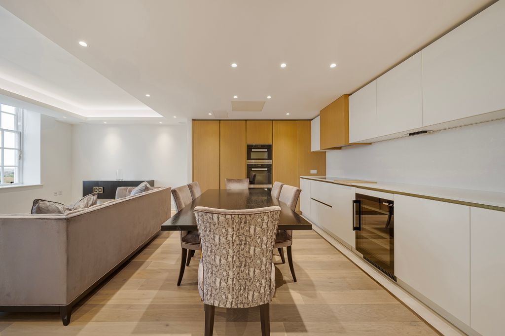 Additional image 7 of 2 bed flat for saleRichmond Hill, Richmond, London TW10