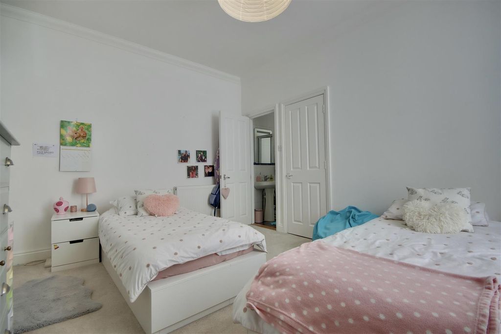 Additional image 16 of 2 bed flat for saleClarence Parade, Southsea PO5