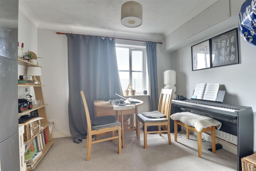 Additional image 6 of 2 bed flat for saleKing Charles Street, Portsmouth PO1