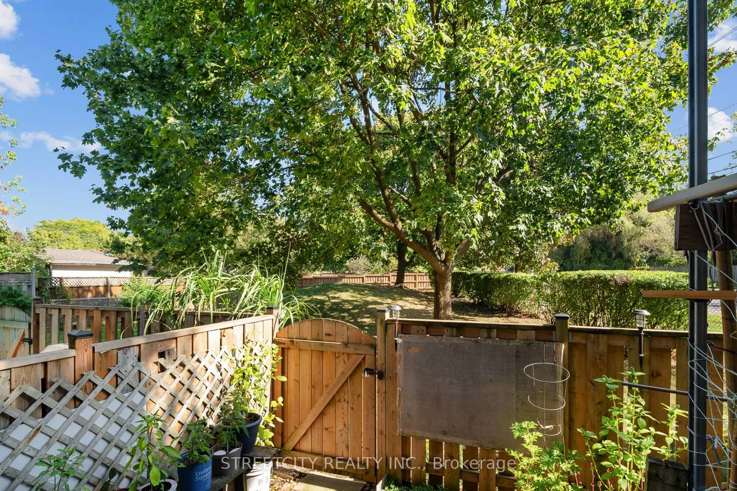 Additional image 18 of 45 Gatewood Place 19
