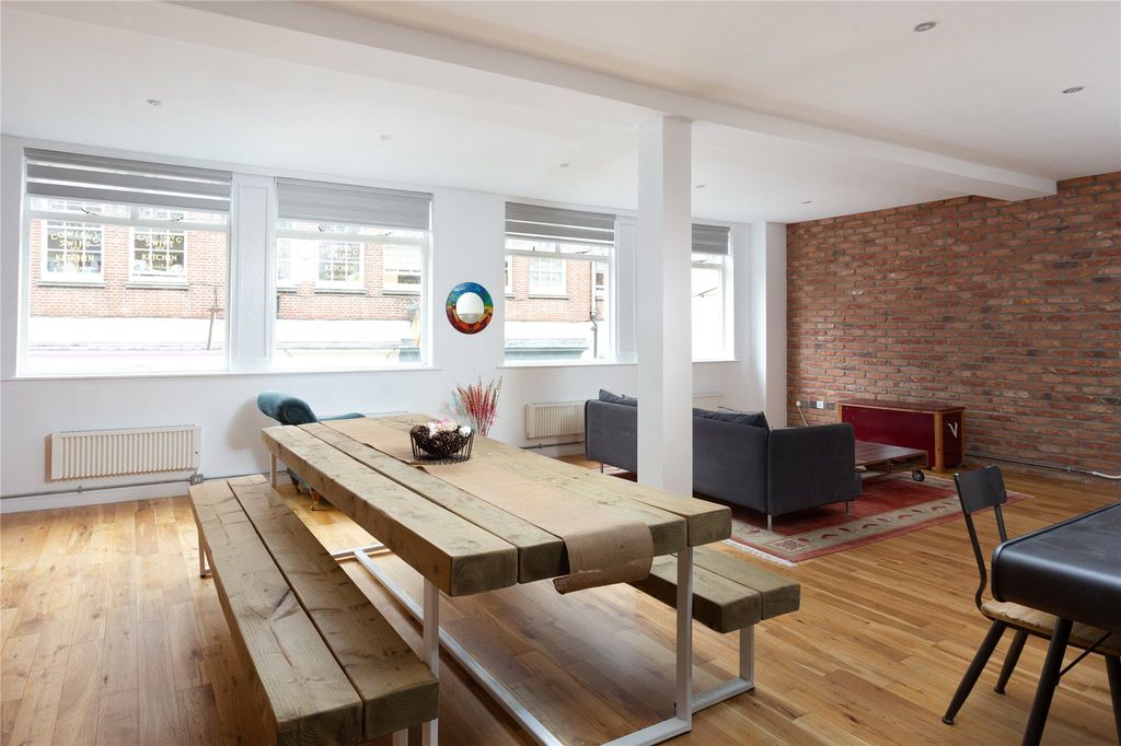 Additional image 2 of 2 bed flat for saleStonegate Court, Blake Street, York, North Yorkshire YO1