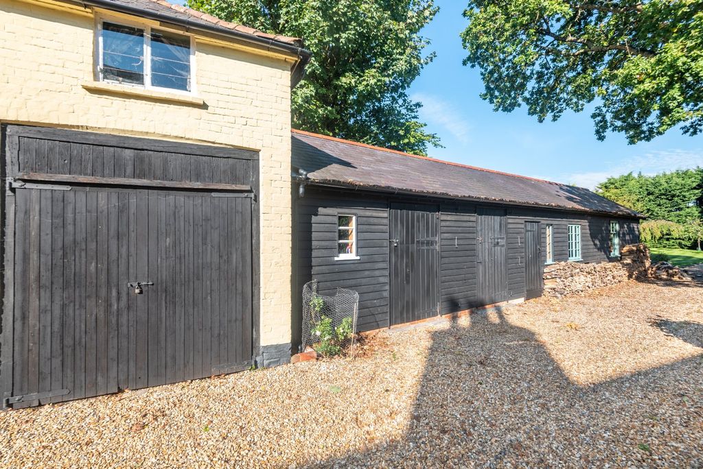 Additional image 5 of 6 bed detached house for saleVicarage Road, Yateley, Hampshire GU46