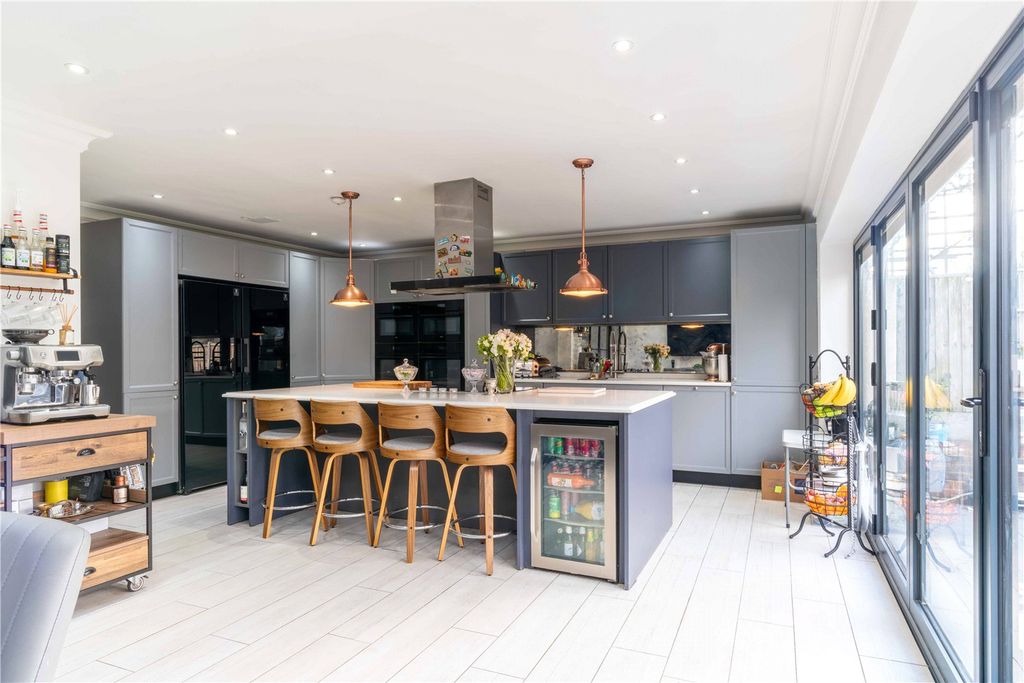 Additional image 2 of 5 bed semi-detached house for saleKings Avenue, Woodford Green IG8