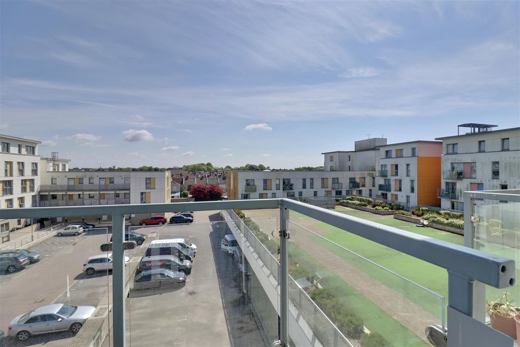 Additional image 11 of 2 bed flat for saleFratton Way, Southsea PO4