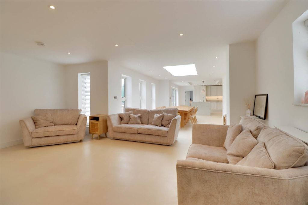 Additional image 6 of 3 bed detached bungalow for saleSugden Avenue, Wickford SS12