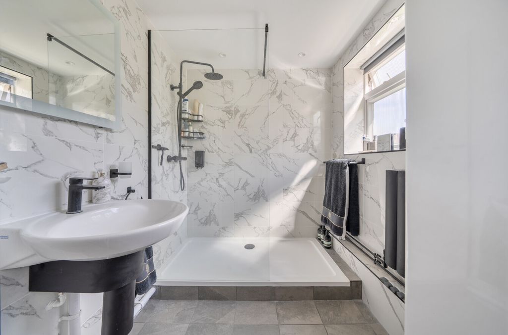 Additional image 16 of 2 bed flat for saleCranfield Court, Sunset Avenue, Woodford Green IG8