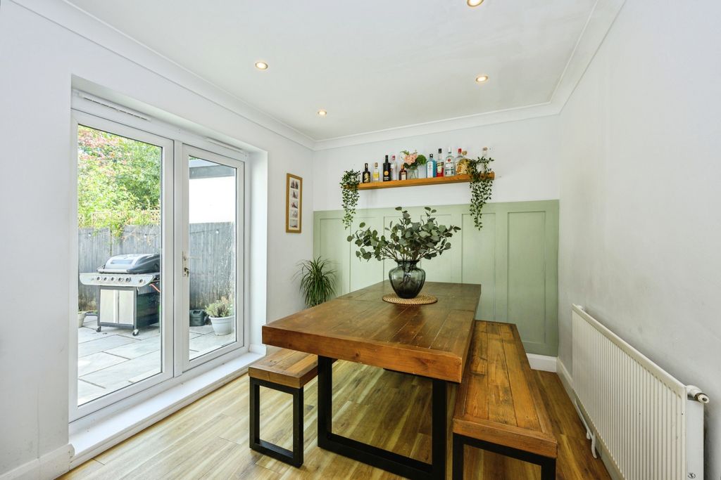 Additional image 8 of 4 bed semi-detached house for saleSalmons Lane, Whyteleafe CR3