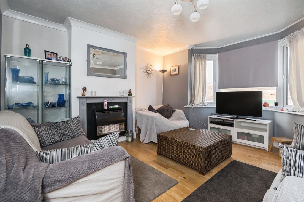 Additional image 2 of 4 bed semi-detached house for saleCoxford Road, Southampton SO16