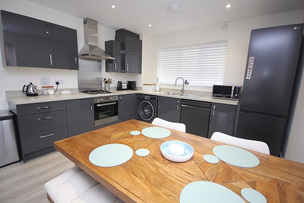 Additional image 6 of 2 bed maisonette for saleClaypit Copse, Bursledon, Southampton SO31