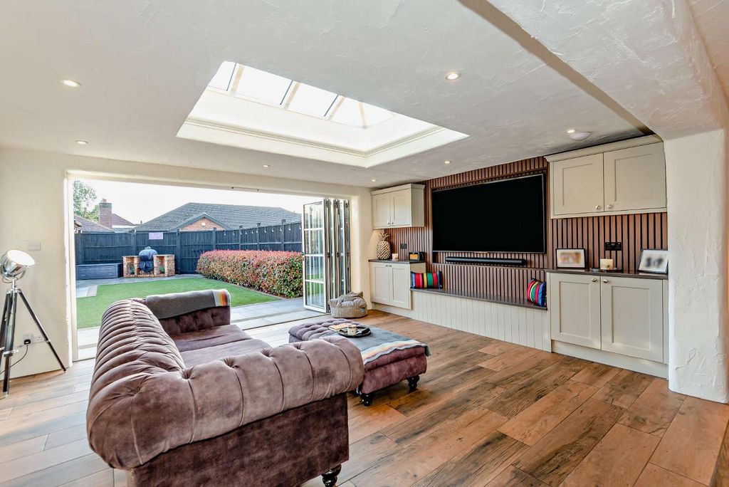 Additional image 8 of 4 bed detached house for saleJunction Road, Ashford TW15