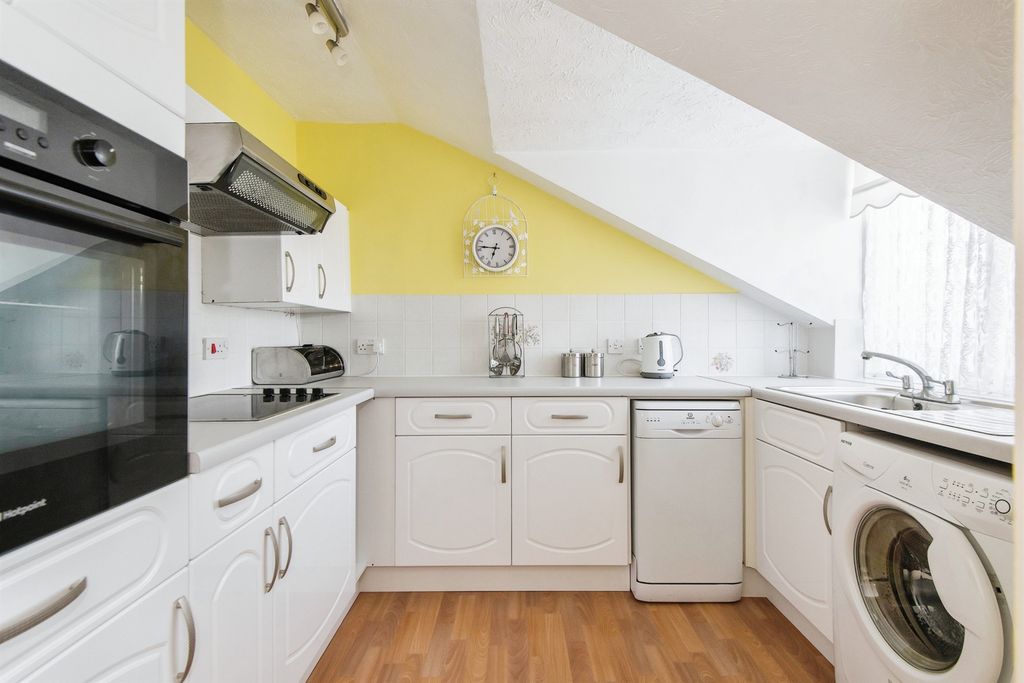 Additional image 4 of 1 bed flat for saleSherwood Close, Southampton SO16