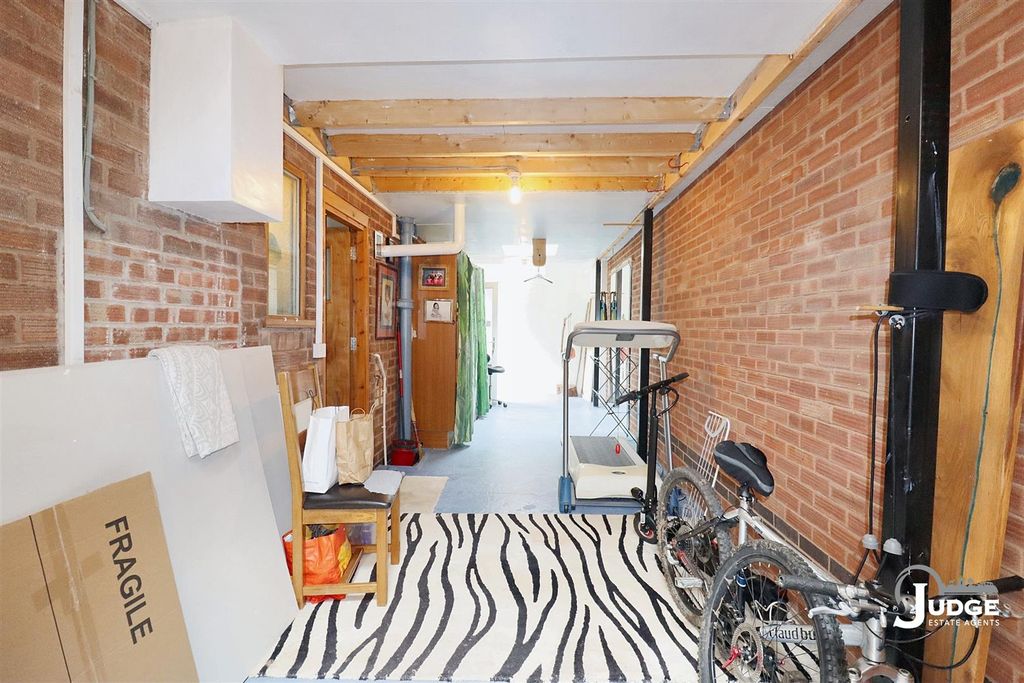 Additional image 17 of 3 bed semi-detached house for saleLedwell Drive, Glenfield, Leicester LE3