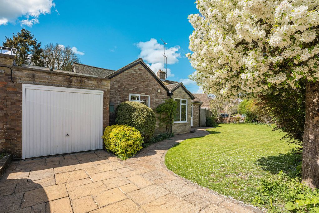 Additional image 11 of 3 bed bungalow for saleGreen Lane, Woodstock OX20