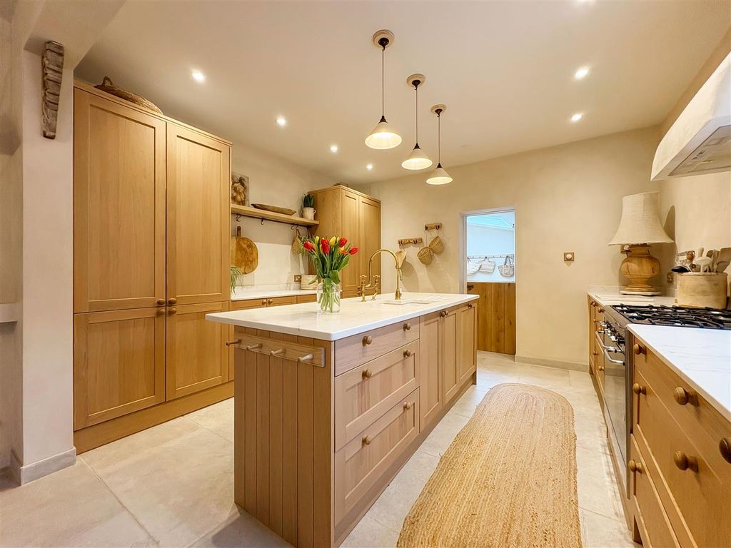 Additional image 8 of 5 bed terraced house for saleNew Parade, Worthing BN11