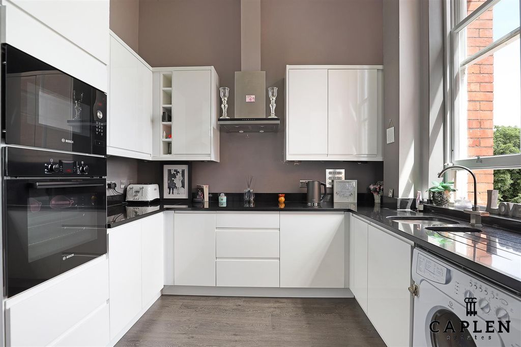 Additional image 9 of 2 bed flat for saleBrandesbury Square, Woodford Green IG8