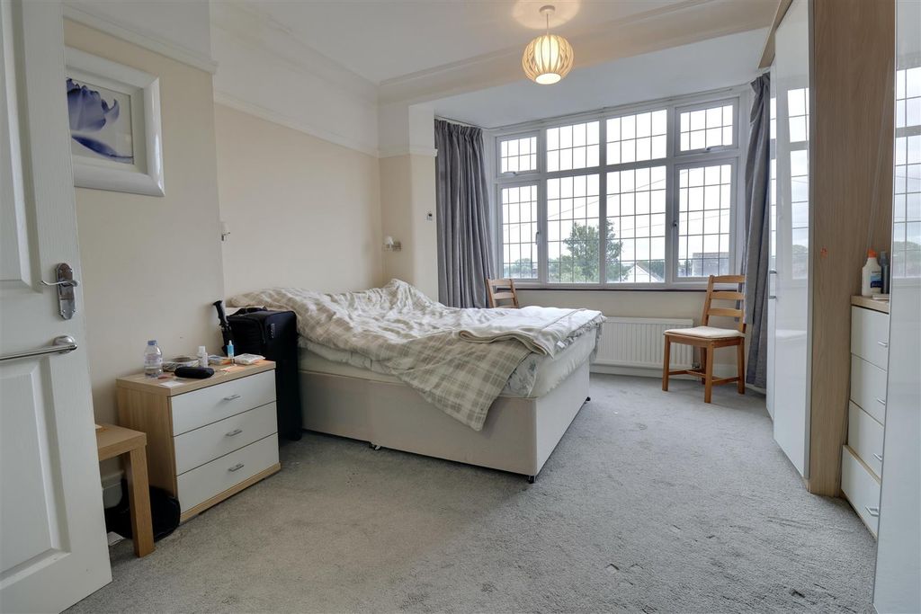 Additional image 16 of 4 bed property for saleHavant Road, Farlington, Portsmouth PO6