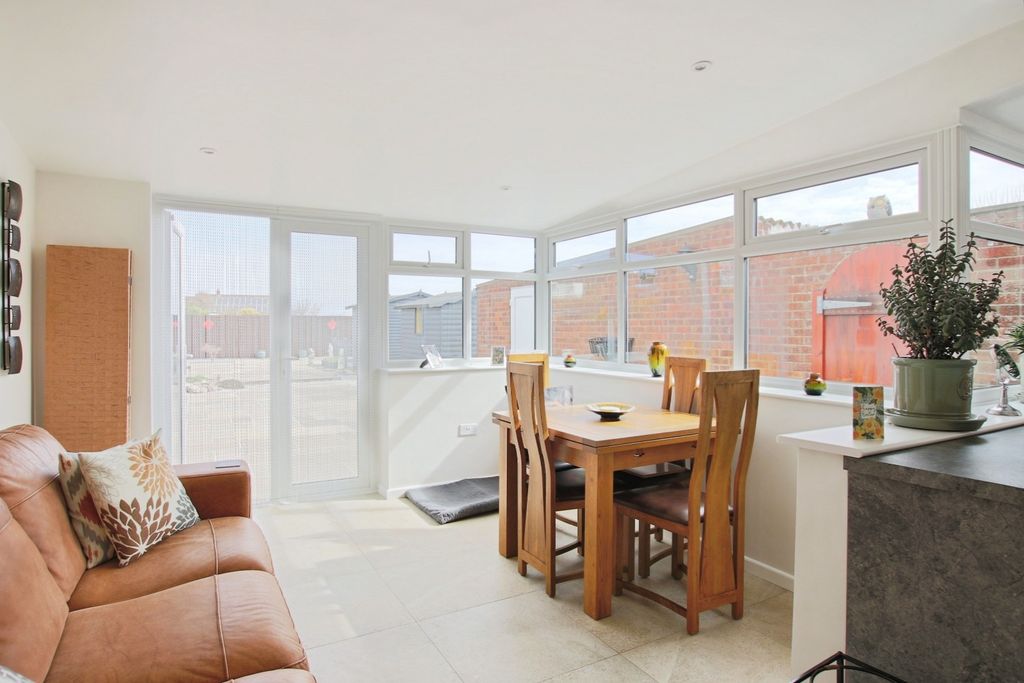 Additional image 13 of 2 bed semi-detached bungalow for saleOak Avenue, Withernsea, East Riding Of Yorkshire HU19