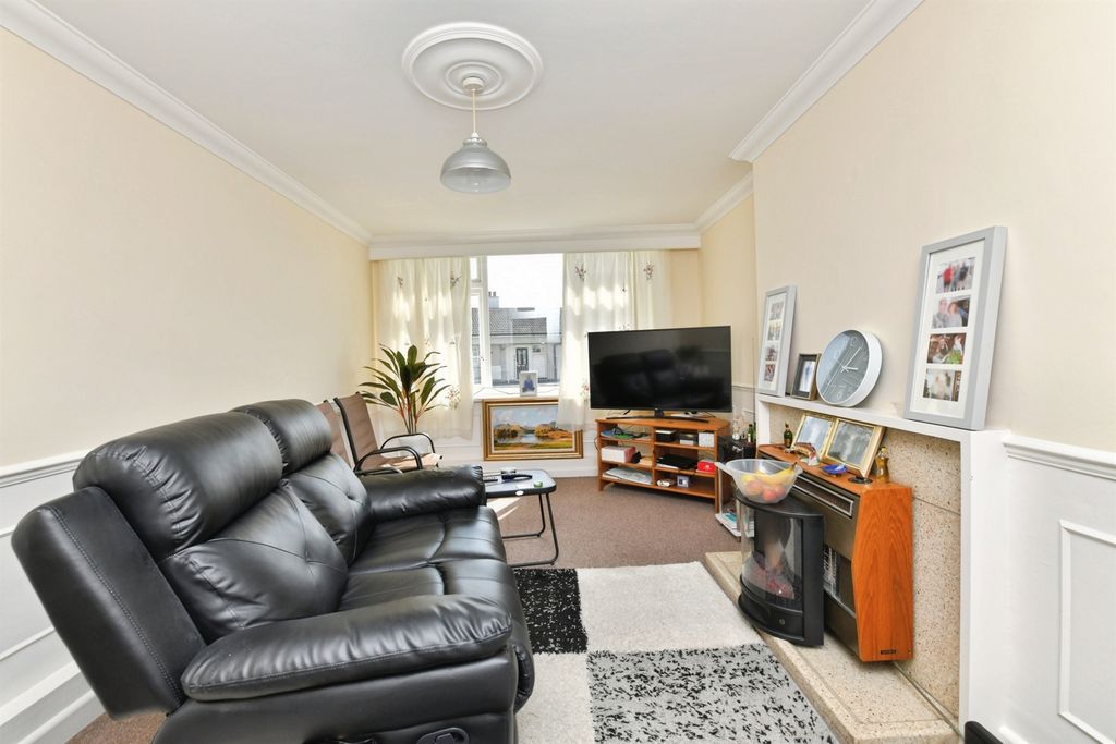 Additional image 4 of 1 bed flat for saleBudshead Road, Plymouth PL5