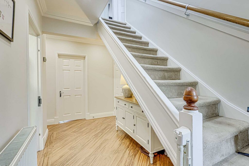 Additional image 15 of 4 bed detached house for saleCastledon Road, Wickford SS12
