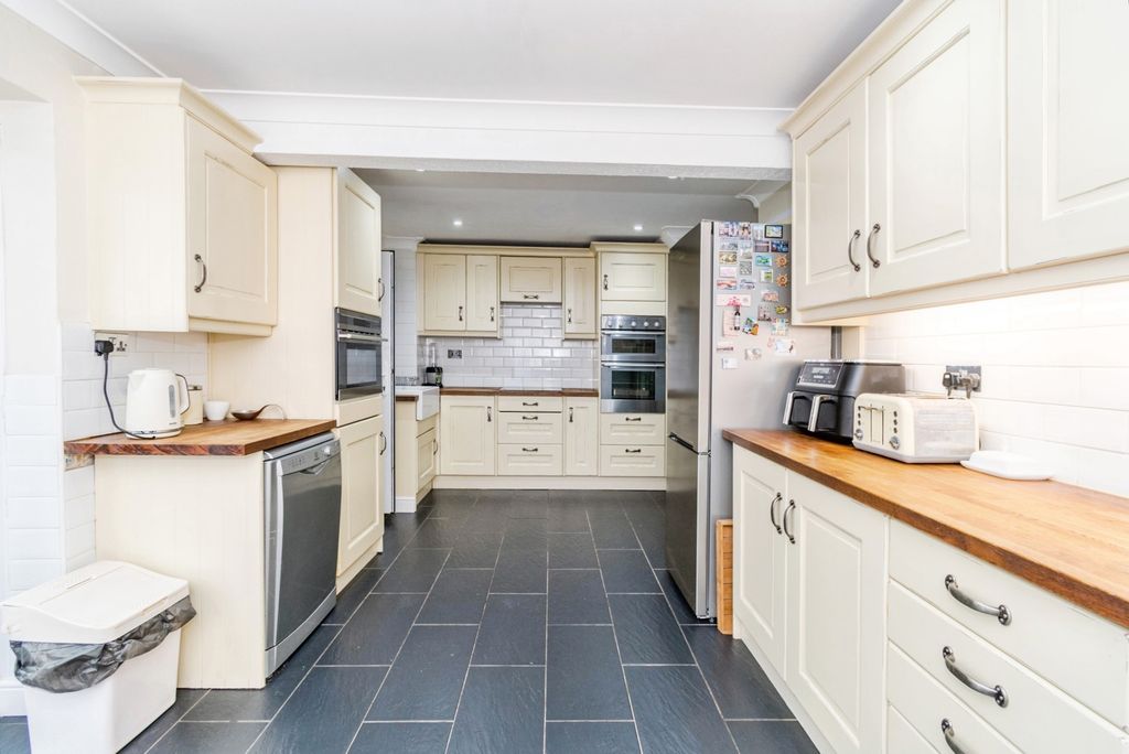 Additional image 2 of 5 bed end terrace house for salePennine Road, Southampton, Hampshire SO16