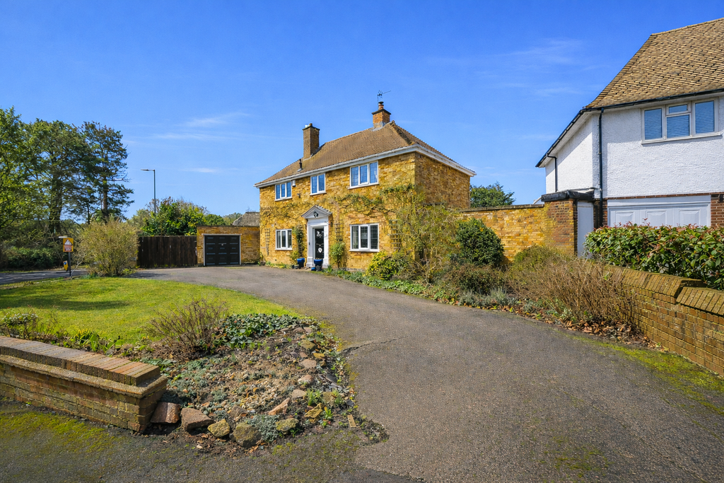 3 bed detached house for saleHall Close, Kibworth Harcourt, Leicester, Leicestershire LE8