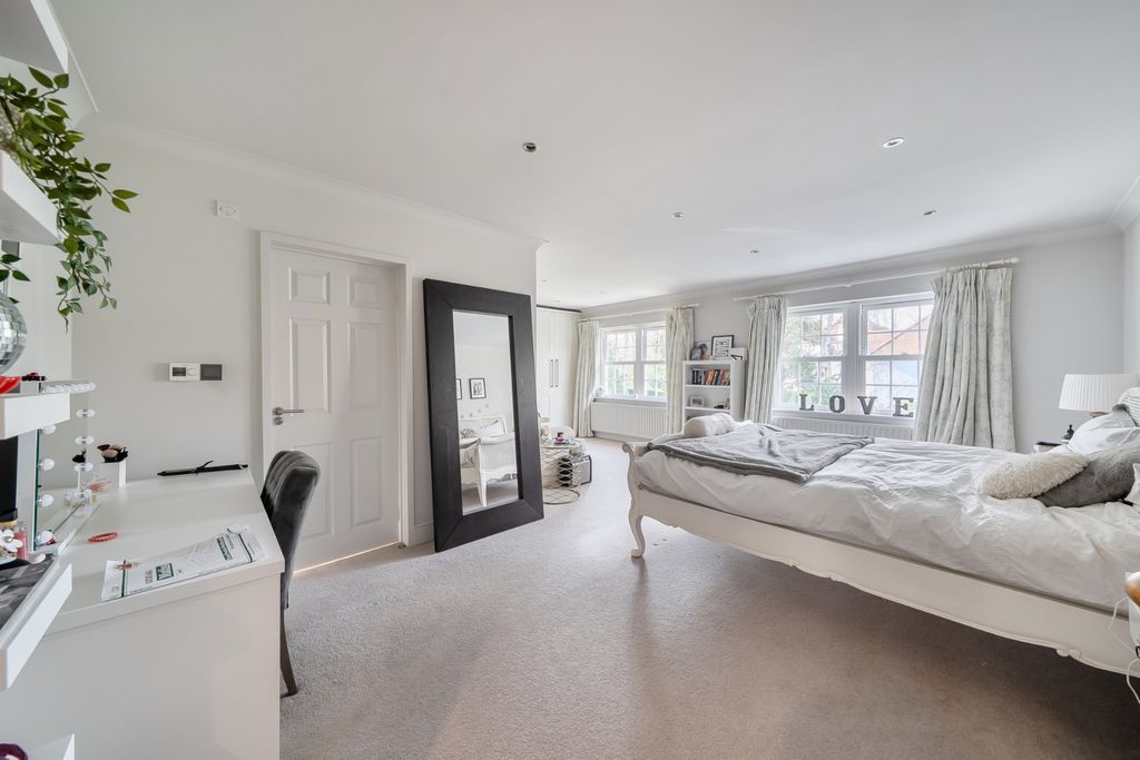 Additional image 21 of 6 bed detached house for salePyrford, Surrey GU22
