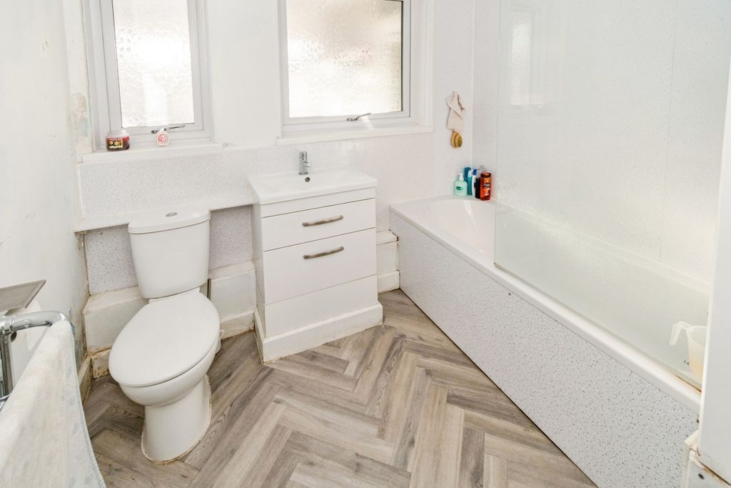 Additional image 7 of 3 bed semi-detached house for saleWarren Crescent, Southampton, Hampshire SO16