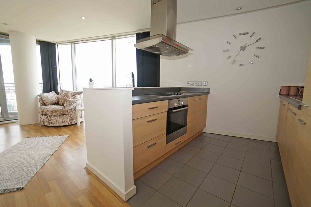 Additional image 4 of 2 bed flat for saleAdmiralty Tower, Portsmouth PO1